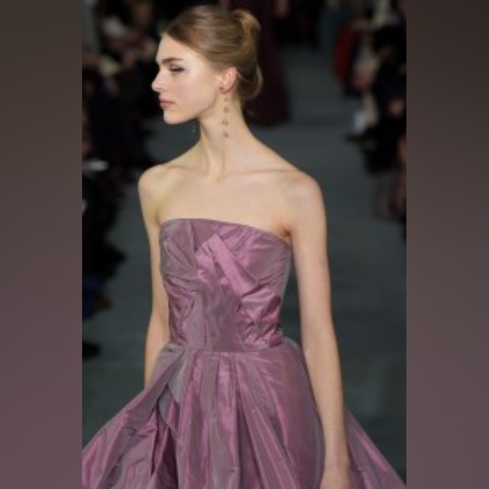 □$7,499 NEW OSCAR DE LA RENTA SILK STRAPLESS RUNWAY GOWN US 8 - Picture 8 of 16
